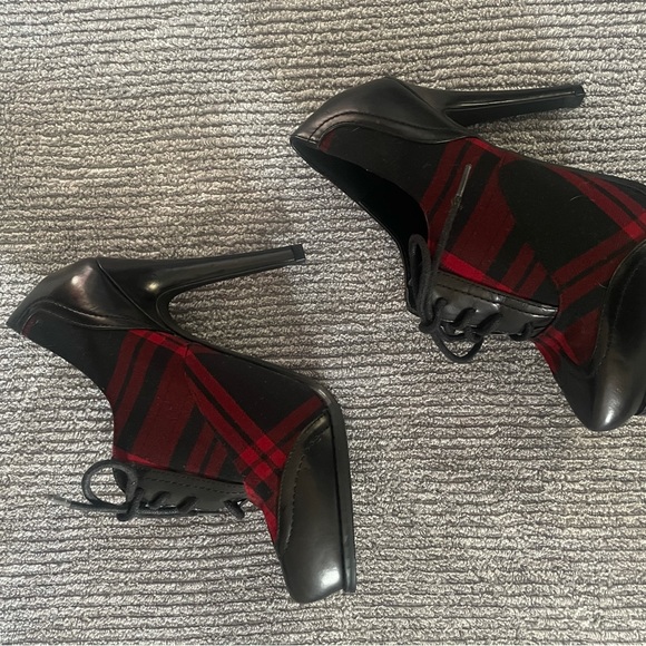 Brand new condition red plaid Le Chateau 3/4 sleeve blazer and matching shoes - Picture 5 of 11